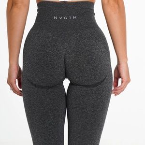 These leggings have contour shadowing made with buttery soft blend of materials